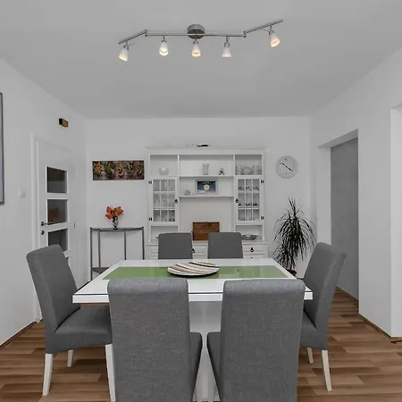 Apartment Sabina Makarska